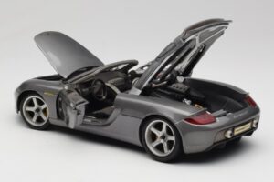 Porsche Carrera GT Сиво Металик Maisto 1:18 36622-R1 Метал — снимка 5 от 8