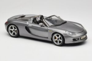 Porsche Carrera GT Сиво Металик Maisto 1:18 36622-R1 Метал — снимка 6 от 8