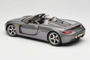 Porsche Carrera GT Сиво Металик Maisto 1:18 36622-R1 Метал — снимка 7 от 8