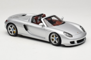 Porsche Carrera GT Silver Metallic Minichamps 1:18 WAP02103014 Метал — снимка 6 от 8