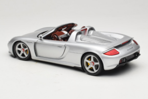 Porsche Carrera GT Silver Metallic Minichamps 1:18 WAP02103014 Метал — снимка 7 от 8