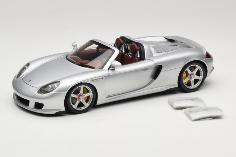 Porsche Carrera GT Silver Metallic Minichamps 1:18 WAP02103014 Метал