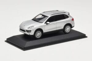 Porsche Cayenne 958 Сребрист Minichamps 1:43 WAP0200020B Метал — снимка 2 от 4