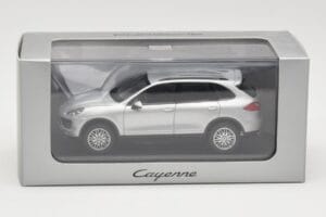 Porsche Cayenne 958 Сребрист Minichamps 1:43 WAP0200020B Метал — снимка 4 от 4
