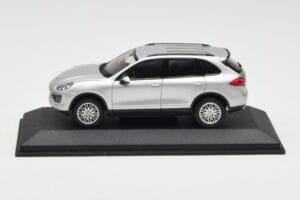 Porsche Cayenne 958 Сребрист Minichamps 1:43 WAP0200020B Метал