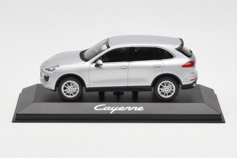 Porsche Cayenne 958 Сребърен Minichamps 1:43 WAP0200020E Метал
