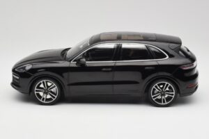 Porsche Cayenne 958 Turbo S Черен Minichamps 1:18 155066070 Метал — снимка 3 от 6