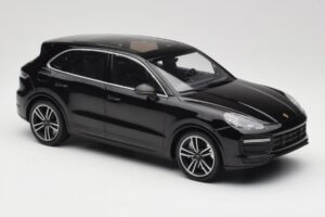Porsche Cayenne 958 Turbo S Черен Minichamps 1:18 155066070 Метал — снимка 4 от 6