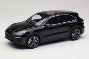 Porsche Cayenne 958 Turbo S Черен Minichamps 1:18 155066070 Метал