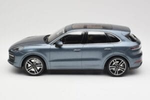 Porsche Cayenne 958 Turbo S Blue Metallic Minichamps 1:18 155066071 Метал — снимка 3 от 6