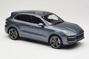 Porsche Cayenne 958 Turbo S Blue Metallic Minichamps 1:18 155066071 Метал — снимка 4 от 6