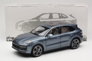 Porsche Cayenne 958 Turbo S Blue Metallic Minichamps 1:18 110066070 Метал — снимка 8 от 8