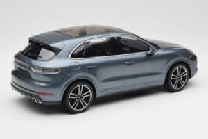 Porsche Cayenne 958 Turbo S Blue Metallic Minichamps 1:18 155066071 Метал — снимка 2 от 6