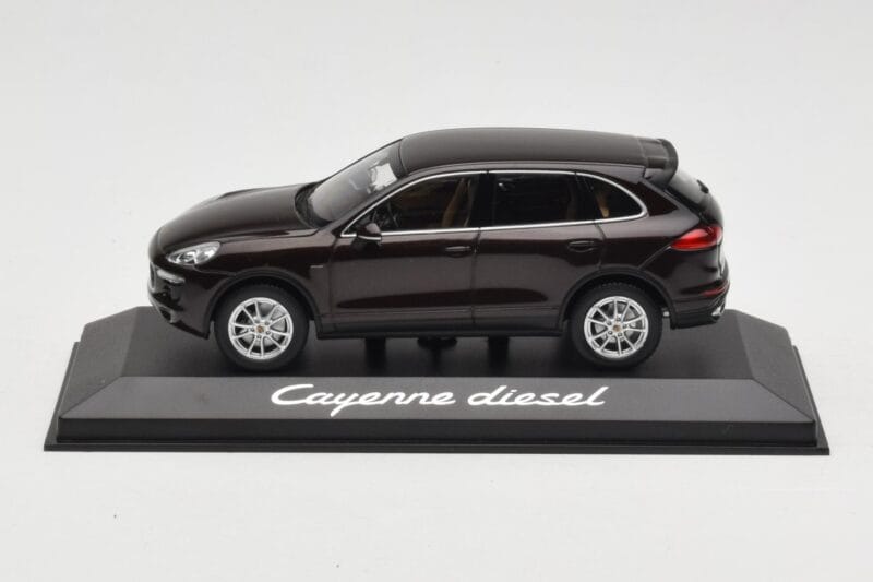 Porsche Cayenne 958 Diesel Acajou Brown Minichamps 1:43 WAP0200030E Метал