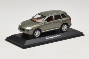 Porsche Cayenne Grey Metallic Minichamps 1:43 WAP02061317 Метал — снимка 2 от 4