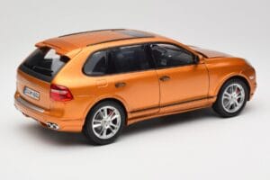 Porsche Cayenne GTS Lava Orange Norev 1:18 187535 Метал — снимка 3 от 8