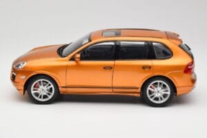 Porsche Cayenne GTS Lava Orange Norev 1:18 187535 Метал — снимка 4 от 8