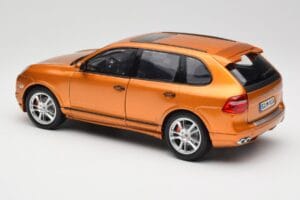 Porsche Cayenne GTS Lava Orange Norev 1:18 187535 Метал — снимка 7 от 8