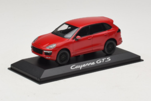 Porsche Cayenne 958 GTS Червен Minichamps 1:43 WAP0200070E Метал — снимка 2 от 5