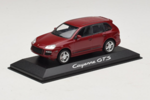 Porsche Cayenne 955 GTS Червен Със Сребристи Джанти Minichamps 1:43 WAP02000818 Метал — снимка 2 от 4