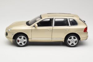 Porsche Cayenne S 955 Бежов Maisto 1:18 WAPC2100213 Метал — снимка 4 от 8