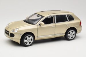 Porsche Cayenne S 955 Бежов Maisto 1:18 WAPC2100213 Метал