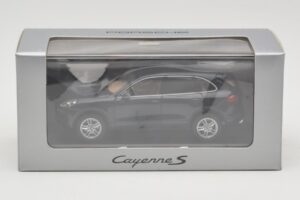 Porsche Cayenne 958 S Blue Metallic Minichamps 1:43 WAP0200060E Метал — снимка 4 от 4
