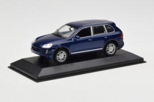 Porsche Cayenne S Синьо Minichamps 1:43 WAP02061217 Метал — снимка 2 от 4