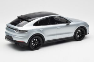 Porsche Cayenne E3 S Coupe Dolo Сребърен Norev 1:18 WAP0213220K Метал — снимка 2 от 6