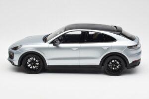 Porsche Cayenne E3 S Coupe Dolo Сребърен Norev 1:18 WAP0213220K Метал — снимка 3 от 6