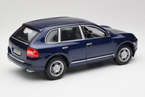 Porsche Cayenne S 9PA Dark Sea Син Металик Maisto 1:18 31635 Метал — снимка 3 от 8