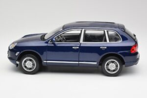 Porsche Cayenne S 9PA Dark Sea Син Металик Maisto 1:18 31635 Метал — снимка 4 от 8
