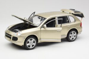 Porsche Cayenne Turbo 955 Бежов Maisto 1:18 WAP02100113 Метал — снимка 2 от 8
