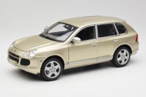 Porsche Cayenne Turbo 955 Бежов Maisto 1:18 WAP02100113 Метал