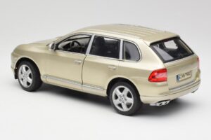 Porsche Cayenne Turbo 955 Бежов Maisto 1:18 WAP02100113 Метал — снимка 7 от 8