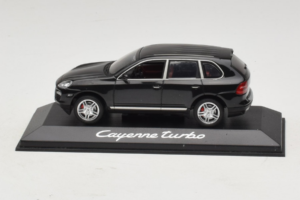 Porsche Cayenne Turbo Dark Green Metallic Minichamps 1:43 WAP02061117 Метал