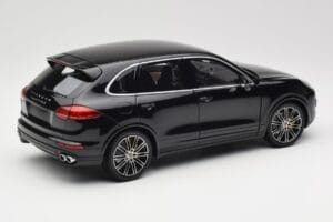 Porsche Cayenne Turbo S 958 Black Metallic Minichamps 1:18 110064000 Метал — снимка 3 от 8