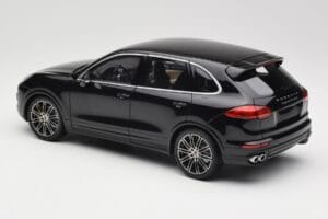 Porsche Cayenne Turbo S 958 Black Metallic Minichamps 1:18 110064000 Метал — снимка 7 от 8