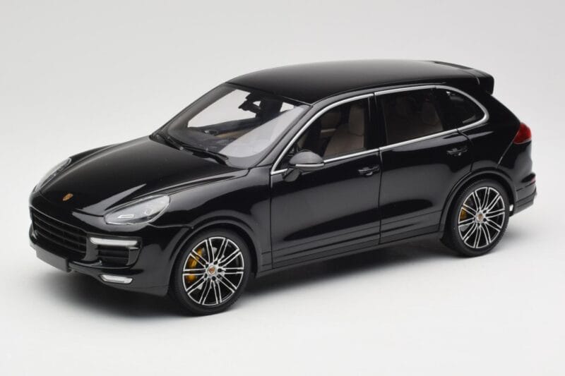 Porsche Cayenne Turbo S 958 Black Metallic Minichamps 1:18 110064000 Метал