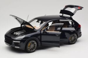 Porsche Cayenne Turbo S 958 Blue Metallic Minichamps 1:18 110064001 Метал — снимка 2 от 8