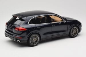 Porsche Cayenne Turbo S 958 Blue Metallic Minichamps 1:18 110064001 Метал — снимка 3 от 8