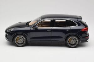Porsche Cayenne Turbo S 958 Blue Metallic Minichamps 1:18 110064001 Метал — снимка 4 от 8