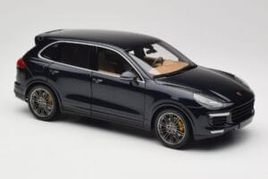 Porsche Cayenne Turbo S 958 Blue Metallic Minichamps 1:18 110064001 Метал — снимка 6 от 8