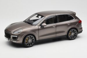 Porsche Cayenne E2 Turbo S Umbra Металик Minichamps 1:18 WAP0213020F Метал