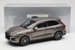 Porsche Cayenne E2 Turbo S Umbra Металик Minichamps 1:18 WAP0213020F Метал — снимка 8 от 8