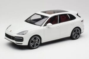 Porsche Cayenne 9YA Turbo Бял Metallic Minichamps 1:18 155042560 Метал