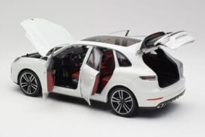 Porsche Cayenne 9YA Turbo Бял Metallic Minichamps 1:18 155042560 Метал — снимка 5 от 8