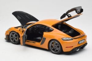 Porsche Cayman GT4 RS 982 Weissach Package Bahama Yellow Norev 1:18 187252 Метал — снимка 5 от 8