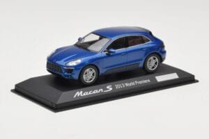 Porsche Macan 95B S Синьо World Premiere Minichamps 1:43 WAP0201550E Метал — снимка 2 от 4