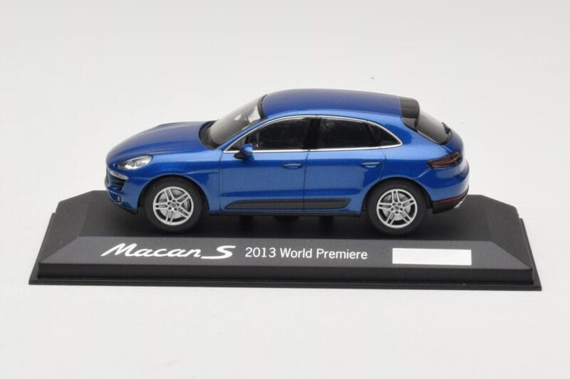Porsche Macan 95B S Синьо World Premiere Minichamps 1:43 WAP0201550E Метал